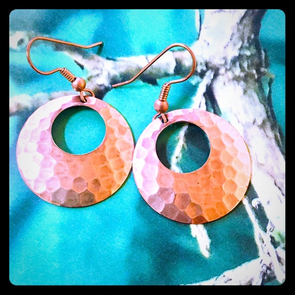 Jewelry - 🦋 NWOT Hammered Copper Earrings